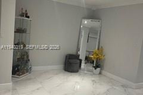 Touwnhouse à vendre à Miami, Floride: 3 chambres, 135.82 m2 № 2001288 - photo 11