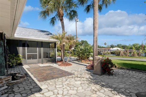 Villa ou maison à vendre à Tavares, Floride: 3 chambres, 139.82 m2 № 2198759 - photo 4