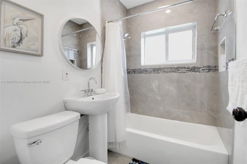Casa en venta en Miami, Florida, 2 dormitorios, 109.62 m2 № 1951349 - foto 10