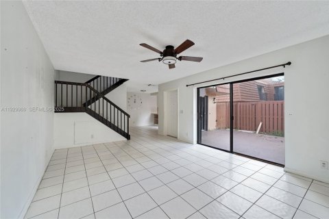 Touwnhouse à vendre à Cooper City, Floride: 3 chambres, 138.24 m2 № 1988631 - photo 3