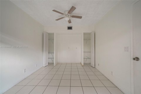Touwnhouse à vendre à Cooper City, Floride: 3 chambres, 138.24 m2 № 1988631 - photo 12