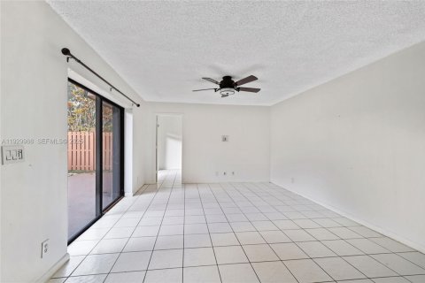 Touwnhouse à vendre à Cooper City, Floride: 3 chambres, 138.24 m2 № 1988631 - photo 10