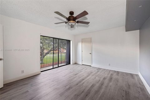 Touwnhouse à vendre à Cooper City, Floride: 3 chambres, 138.24 m2 № 1988631 - photo 16