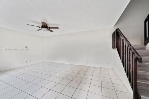 Touwnhouse à vendre à Cooper City, Floride: 3 chambres, 138.24 m2 № 1988631 - photo 4