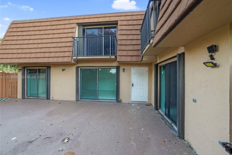 Touwnhouse à vendre à Cooper City, Floride: 3 chambres, 138.24 m2 № 1988631 - photo 2