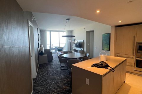 Condo in Hollywood, Florida, 2 bedrooms  № 1867850 - photo 4