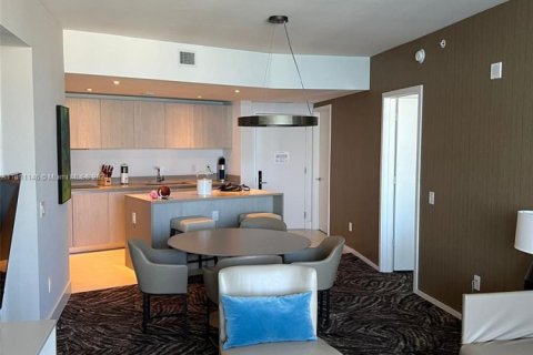 Condo in Hollywood, Florida, 2 bedrooms  № 1867850 - photo 2