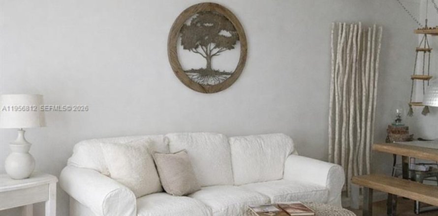 Condominio en Miami, Florida, 3 dormitorios  № 2010695