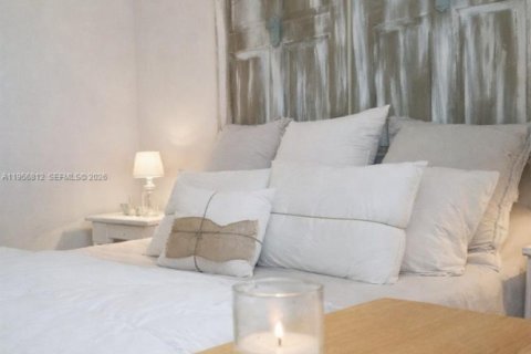 Condominio en alquiler en Miami, Florida, 3 dormitorios, 104.05 m2 № 2010695 - foto 14