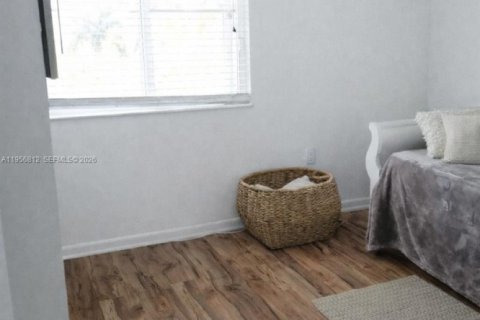 Condominio en alquiler en Miami, Florida, 3 dormitorios, 104.05 m2 № 2010695 - foto 6