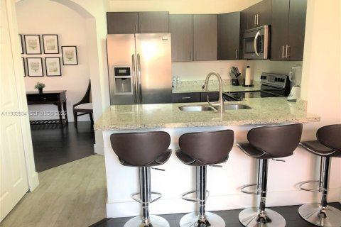 Townhouse in Doral, Florida 3 bedrooms, 117.06 sq.m. № 1991780 - photo 10