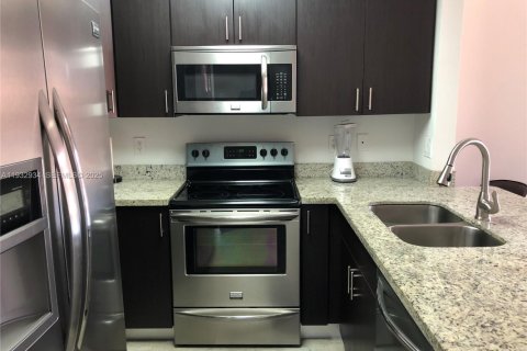 Townhouse in Doral, Florida 3 bedrooms, 117.06 sq.m. № 1991780 - photo 9