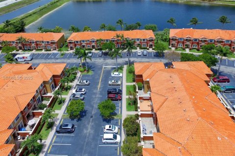 Townhouse in Doral, Florida 3 bedrooms, 117.06 sq.m. № 1991780 - photo 24