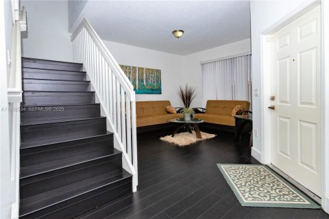 Townhouse in Doral, Florida 3 bedrooms, 117.06 sq.m. № 1991780 - photo 6