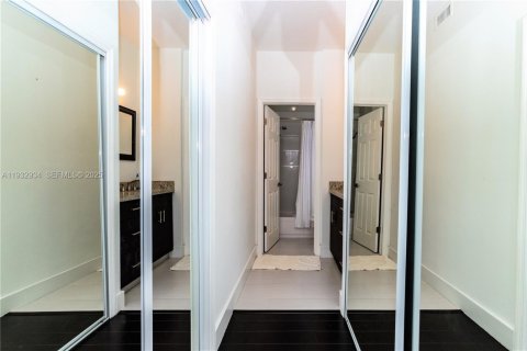 Townhouse in Doral, Florida 3 bedrooms, 117.06 sq.m. № 1991780 - photo 16