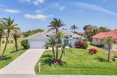 House in Placida, Florida 3 bedrooms, 165.92 sq.m. № 1666459 - photo 4
