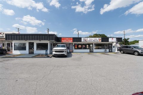 Immobilier commercial à Winter Haven, Floride 388.7 m2 № 2123357