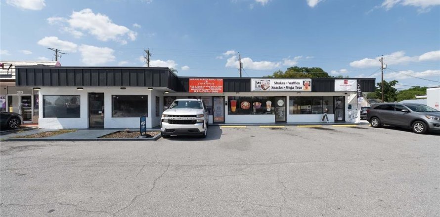 Immobilier commercial à Winter Haven, Floride 388.7 m2 № 2123357