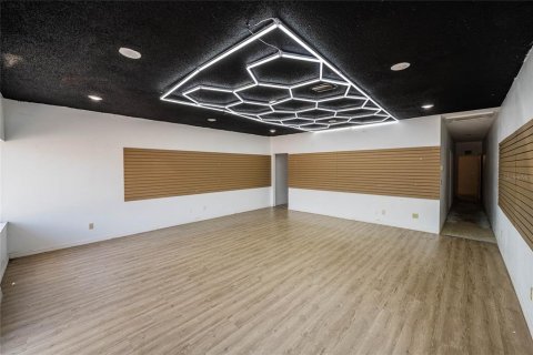 Immobilier commercial à vendre à Winter Haven, Floride: 388.7 m2 № 2123357 - photo 11