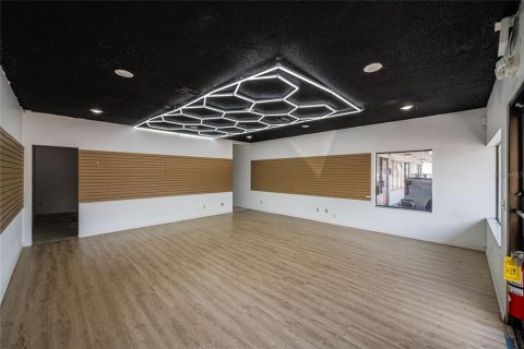 Immobilier commercial à vendre à Winter Haven, Floride: 388.7 m2 № 2123357 - photo 12