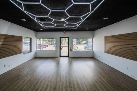 Immobilier commercial à vendre à Winter Haven, Floride: 388.7 m2 № 2123357 - photo 13