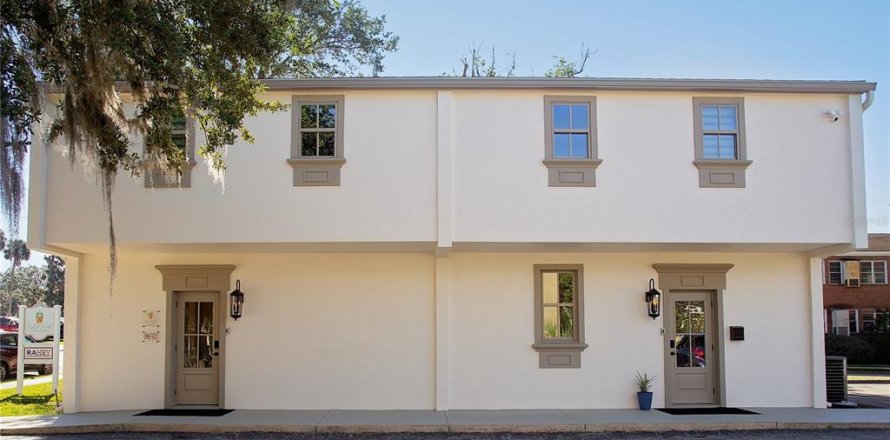 Commercial property in Ocala, Florida № 2234711