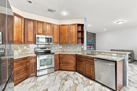House in Boca Raton, Florida 4 bedrooms, 248.23 sq.m. № 2392666 - photo 13