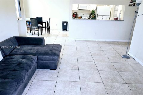 Снять в аренду квартиру в Майами, Флорида 2 спальни, 82.78м2, № 2009709 - фото 27