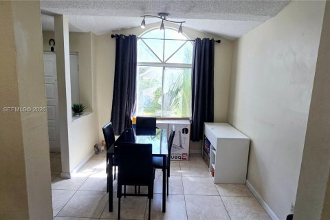 Снять в аренду квартиру в Майами, Флорида 2 спальни, 82.78м2, № 2009709 - фото 30