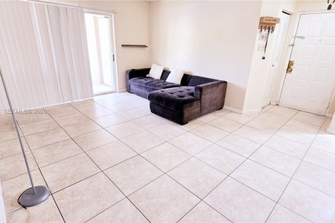 Снять в аренду квартиру в Майами, Флорида 2 спальни, 82.78м2, № 2009709 - фото 25