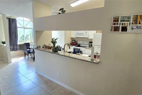 Снять в аренду квартиру в Майами, Флорида 2 спальни, 82.78м2, № 2009709 - фото 20