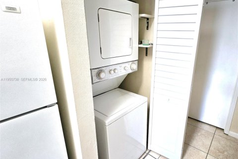 Снять в аренду квартиру в Майами, Флорида 2 спальни, 82.78м2, № 2009709 - фото 29