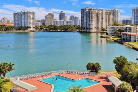 Copropriété à vendre à Aventura, Floride: 2 chambres, 100.61 m2 № 2281053 - photo 3
