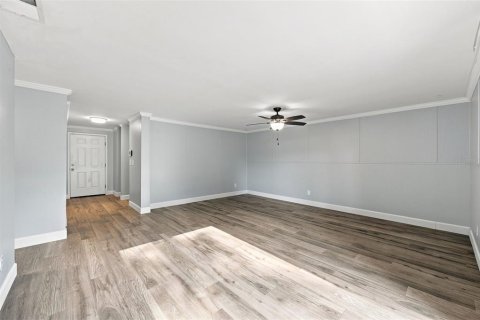 House in Fort Myers, Florida 3 bedrooms, 96.25 sq.m. № 2403566 - photo 7