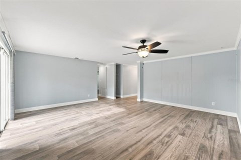 House in Fort Myers, Florida 3 bedrooms, 96.25 sq.m. № 2403566 - photo 8