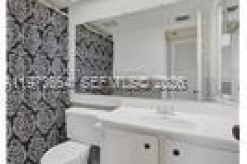 Condominio en alquiler en Lauderhill, Florida, 1 dormitorio, 70.61 m2 № 2033326 - foto 11