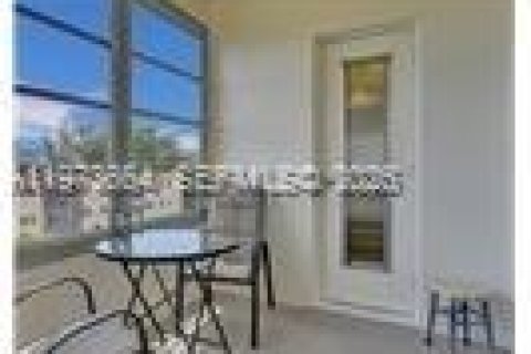 Condominio en alquiler en Lauderhill, Florida, 1 dormitorio, 70.61 m2 № 2033326 - foto 16