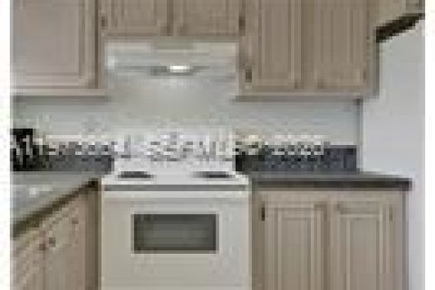 Condominio en alquiler en Lauderhill, Florida, 1 dormitorio, 70.61 m2 № 2033326 - foto 13