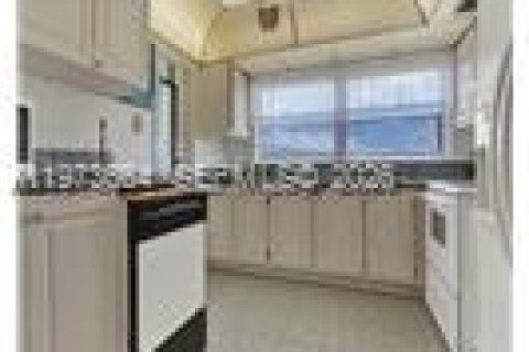 Condominio en alquiler en Lauderhill, Florida, 1 dormitorio, 70.61 m2 № 2033326 - foto 12
