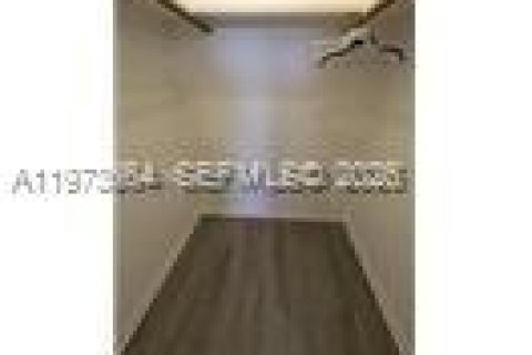 Condominio en alquiler en Lauderhill, Florida, 1 dormitorio, 70.61 m2 № 2033326 - foto 6