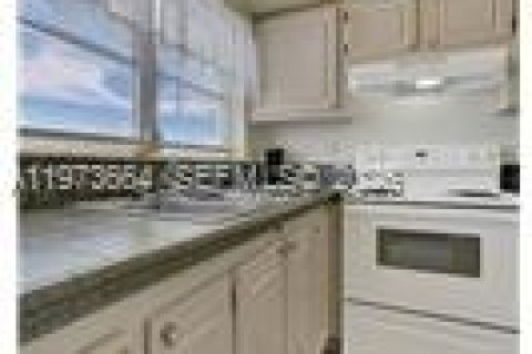 Condominio en alquiler en Lauderhill, Florida, 1 dormitorio, 70.61 m2 № 2033326 - foto 14