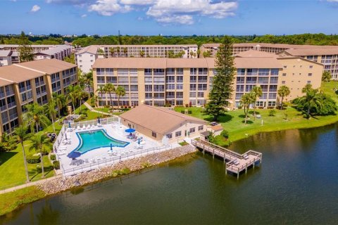 Condominio en venta en Bradenton, Florida, 2 dormitorios, 106.28 m2 № 1566661 - foto 1