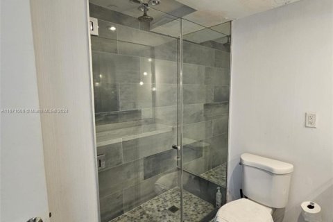 Condominio en venta en Miami Beach, Florida, 49.24 m2 № 2035326 - foto 8