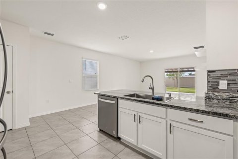 Casa en venta en Wesley Chapel, Florida, 3 dormitorios, 140.84 m2 № 1903676 - foto 13