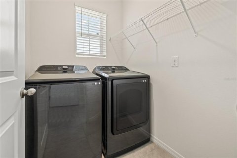 Casa en venta en Wesley Chapel, Florida, 3 dormitorios, 140.84 m2 № 1903676 - foto 19