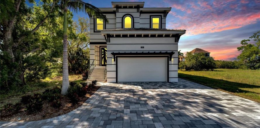 House in Apollo Beach, Florida 4 bedrooms, 308.62 sq.m. № 1087262