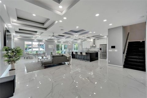 Купить виллу или дом в Аполло-Бич, Флорида 11 комнат, 308.62м2, № 1087262 - фото 19