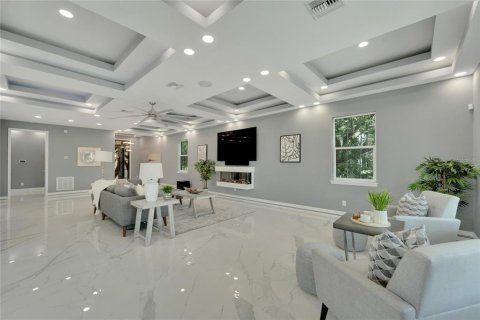 Купить виллу или дом в Аполло-Бич, Флорида 11 комнат, 308.62м2, № 1087262 - фото 22