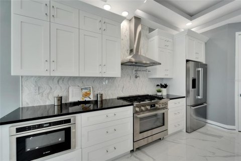 Купить виллу или дом в Аполло-Бич, Флорида 11 комнат, 308.62м2, № 1087262 - фото 6