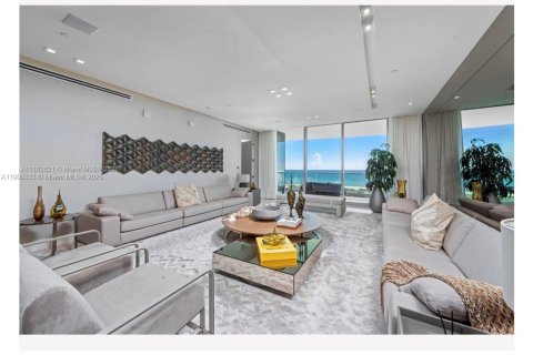 Copropriété à vendre à Surfside, Floride: 3 chambres, 300.26 m2 № 1964990 - photo 11